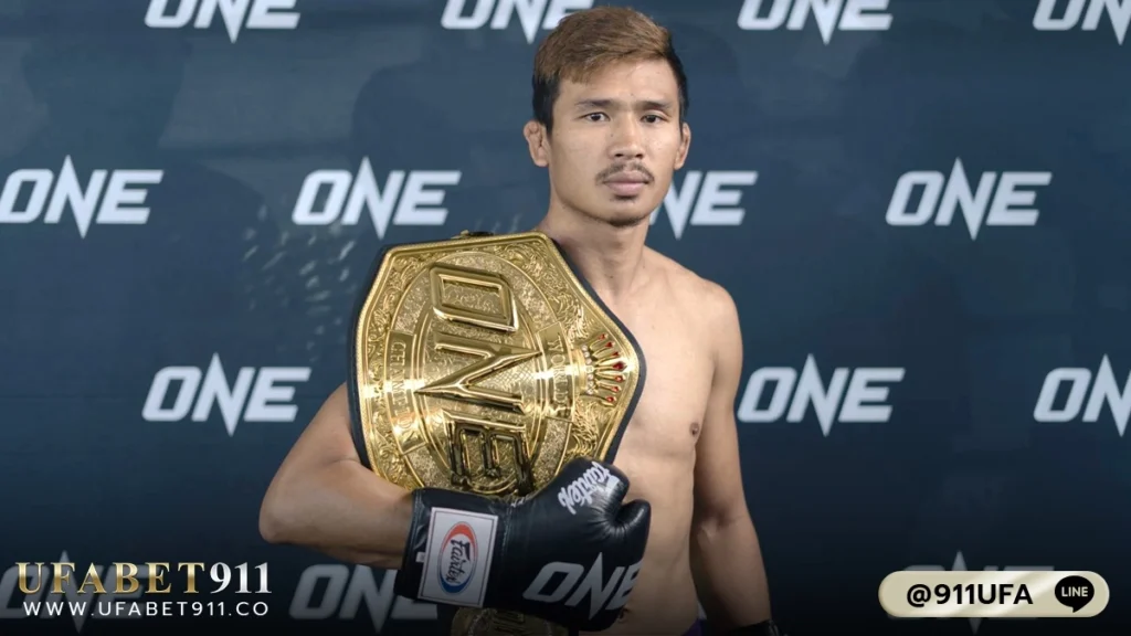 ซุปเปอร์เล็ก ฟิตโชว์สื่อก่อนบู๊ ทาเครุ ศึก ONE 165